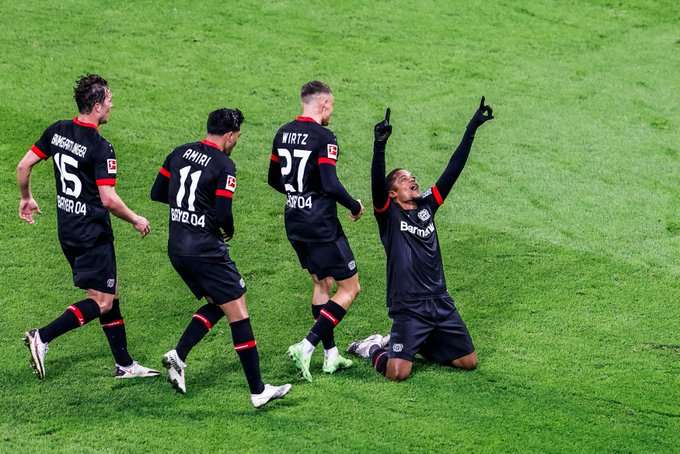 Kaiyun体育App下载-莱万多夫斯基遭遇十持续失利，美国队教练压力巨大！(莱万多夫斯基粤语名)