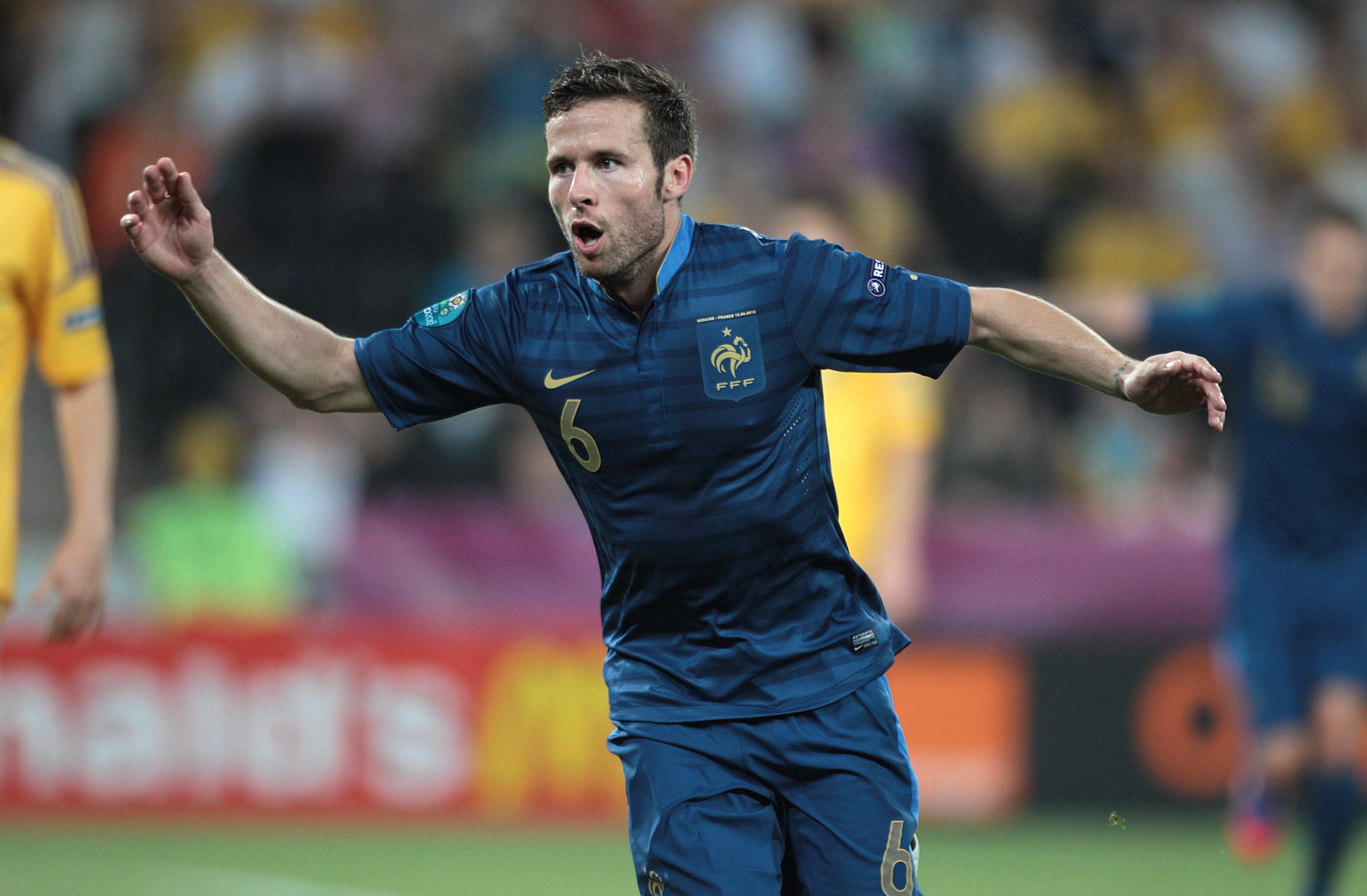 开云体育手机客户端下载-包含今晨法国杯传出新动向，上海申花止住颓势，管理层表态——底气十足，球探报告显示潜力的词条