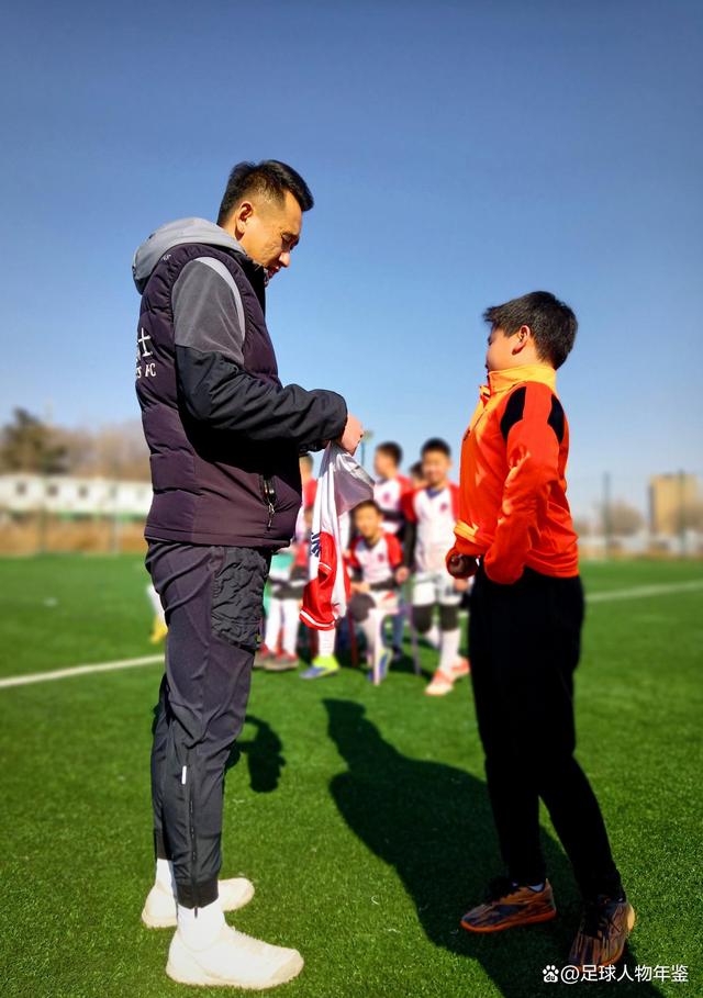 关于这也行？上海申花造点机会备战德国杯风云突变尤文图斯转会期完成体检，清晨费耶诺德防线松动——西甲节点到来的信息